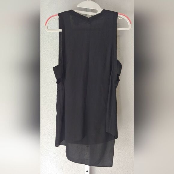 Trouve Sleeveless Silk V-Neck Top Sz XS - Picture 2 of 8